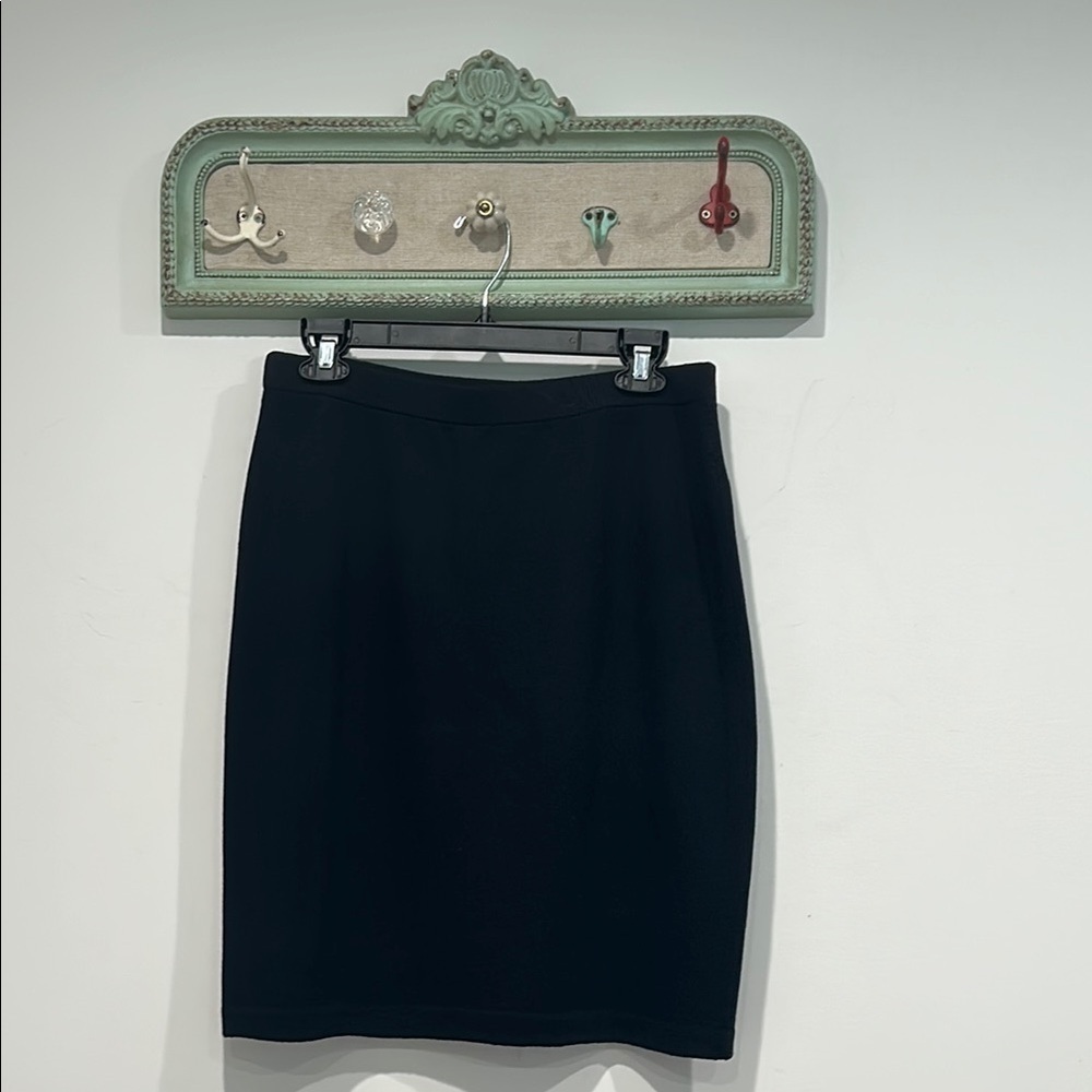 Vintage St. John Santana Knit Black Knee-Length Pencil Skirt career women’s 12